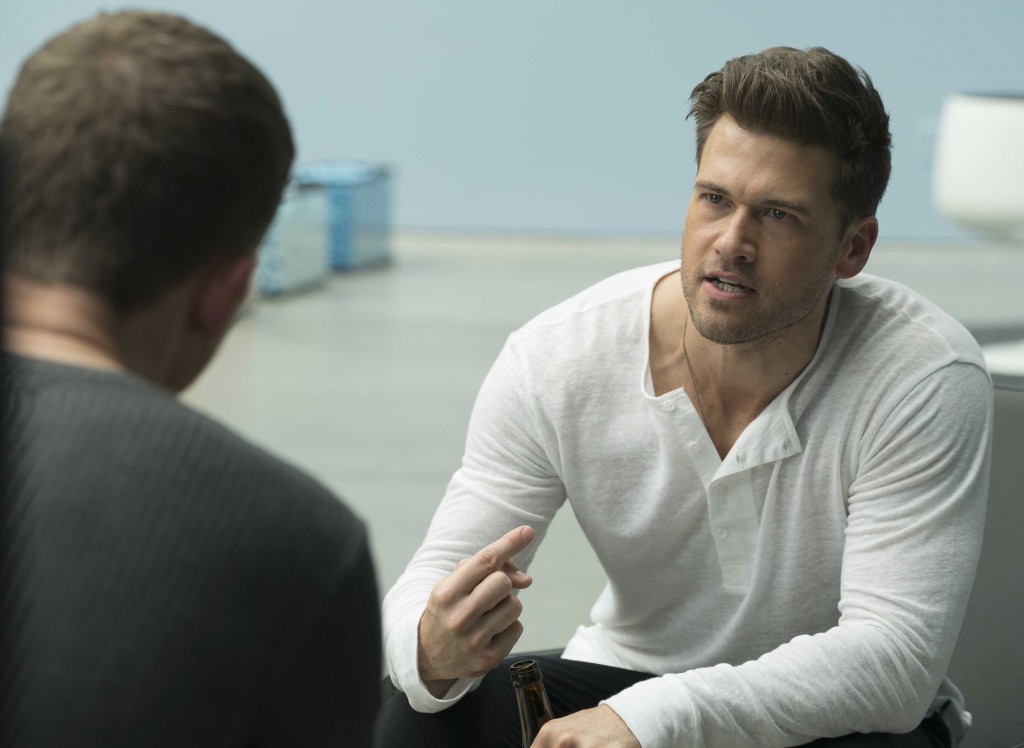 MINORITY REPORT: L-R: Dash (Stark Sands, L) talks with his brother Arthur (Nick Zano, R) in the all-new “Mr. Nice Guy” episode of MINORITY REPORT airing Monday, Sept. 28 (9:00-10:00 PM ET/PT) on FOX. CR: Katie Yu / FOX. © 2015 FOX Broadcasting.