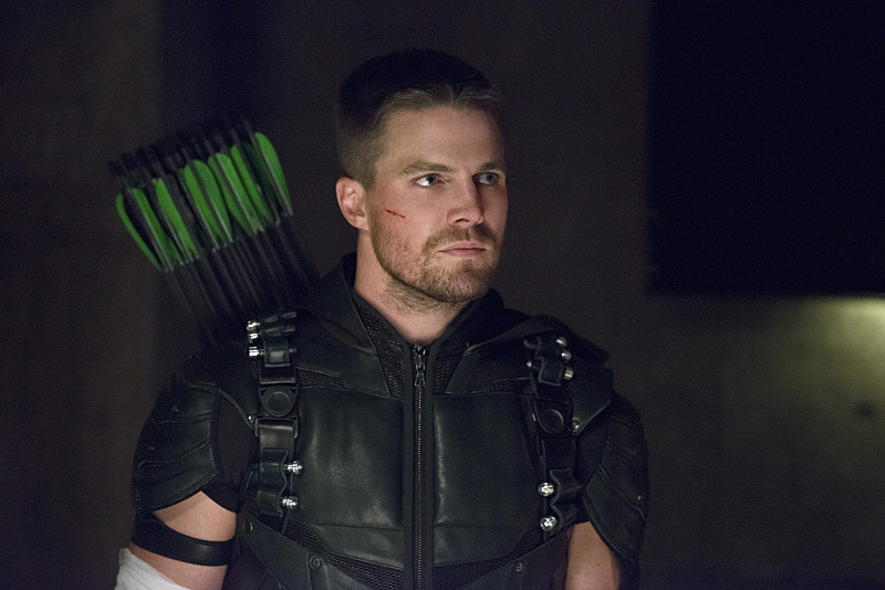 Arrow -- "Restoration" -- Image AR403A_0270b.jpg -- Pictured: Steven Amell as Oliver Queen -- Photo: Diyah Pera /The CW -- ÃÂ© 2015 The CW Network, LLC. All Rights Reserved.