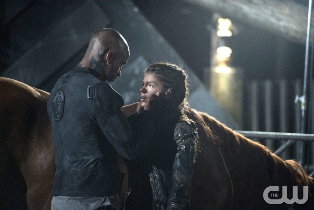 Ricky Whittle as Lincoln and Marie Avgeropoulos s Octavia Blake (Cate Cameron/The CW)