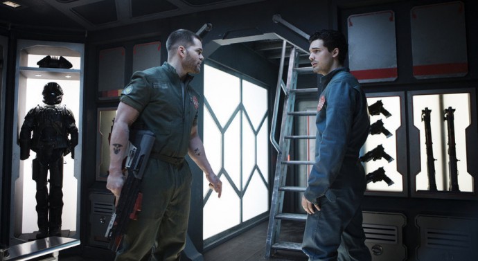 THE EXPANSE -- "Windmills" Episode 107 -- Pictured: (l-r) Wes Chatham as Amos, Steven Strait as Earther James Holden -- (Photo by: Rafy/Syfy)