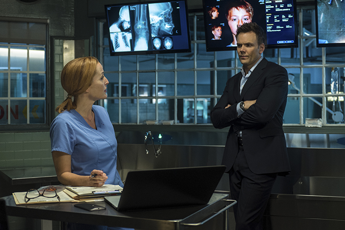 THE X-FILES: L-R: Gillian Anderson and guest star Joel McHale. 
