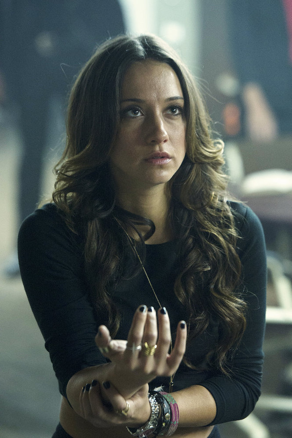 THE MAGICIANS -- "The World in the Walls" Episode 104 -- Pictured: Stella Maeve as Julia -- (Photo by: Carole Segal/Syfy)