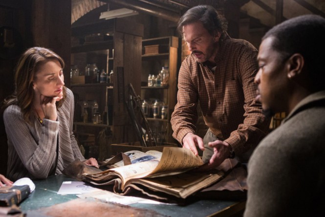 GRIMM -- "Star Crossed" Episode 509 -- Pictured: (l-r) Bree Turner as Rosalee Calvert, Silas Weir Mitchell as Monroe, Russell Hornsby as Hank Griffin -- (Photo by: Scott Green/NBC)