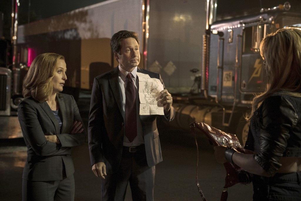 Scully and Mulder on the scene. (Ed Araquel/FOX)