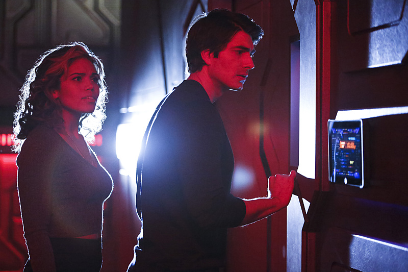 Wrong red light district, guys. (Bettina Strauss/The CW)