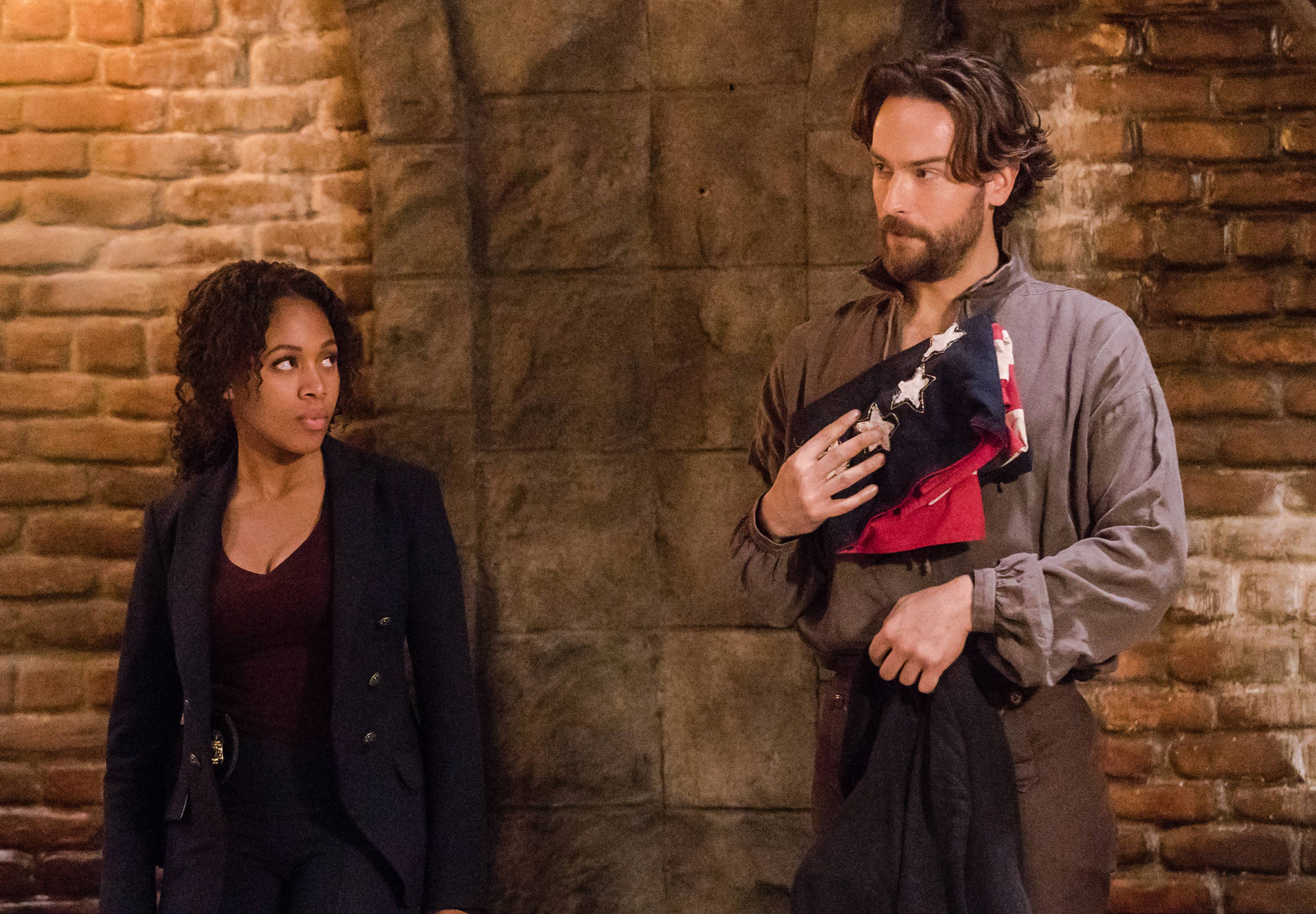SLEEPY HOLLOW: L-R: Nicole Beharie and Tom Mison in the "Dawn’s Early Light" episode of SLEEPY HOLLOW airing Friday, March 25 (8:00-9:00 PM ET/PT) on FOX. ©2016 Fox Broadcasting Co. Cr: Tina Rowden/FOX