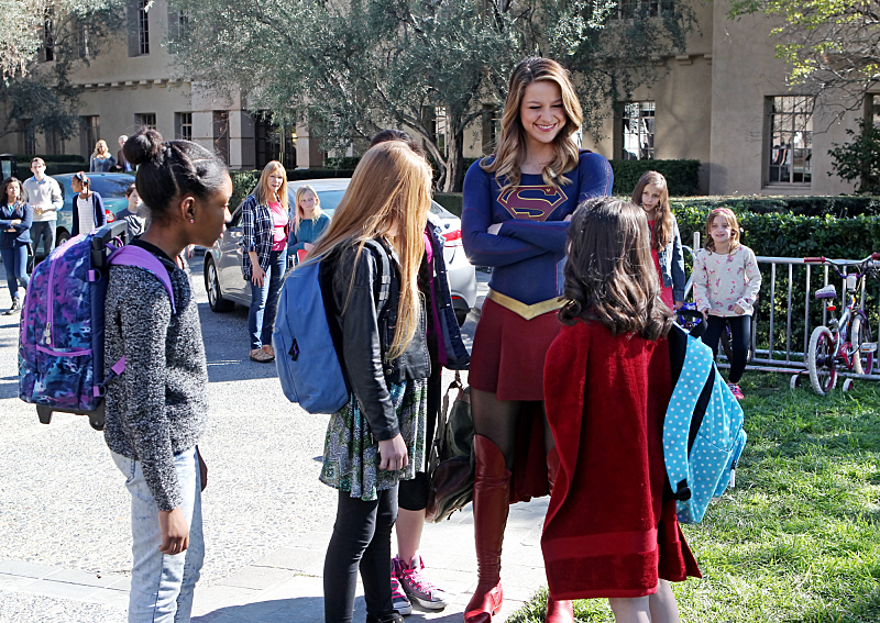 You don't tug on Supergirl's friends' capt. (Michael Yarish/CBS)