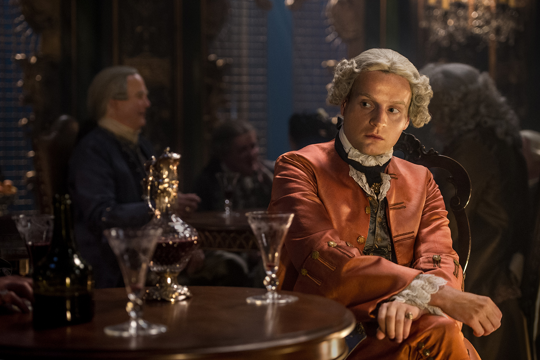 Prince Charles Stuart (Andrew Gower), not living up to Jamie and Murtagh's expectations.