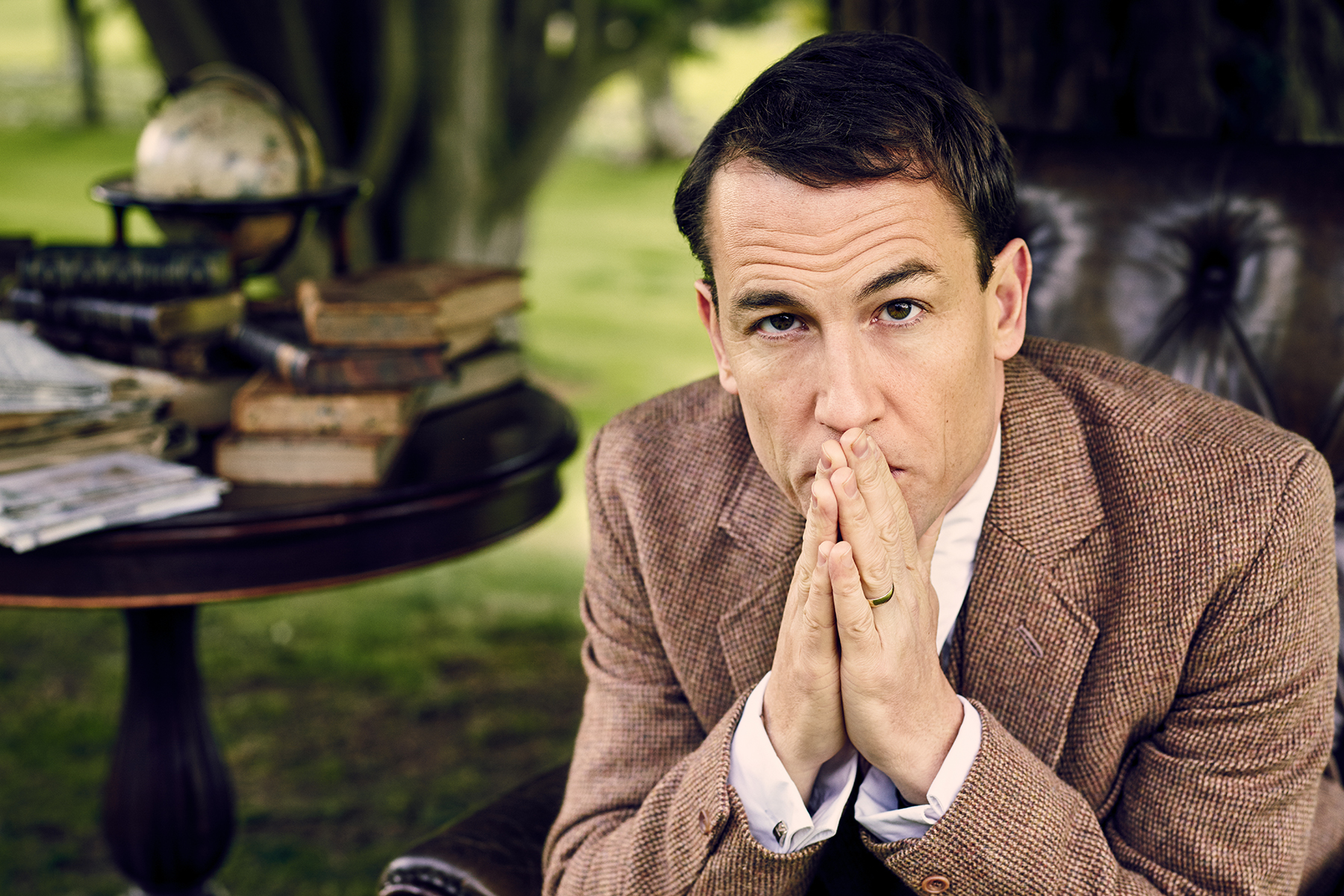 This poor man has no idea that he is a doppelganger of the devil. (Tobias Menzies as Frank Randall) [Courtesy Starz]