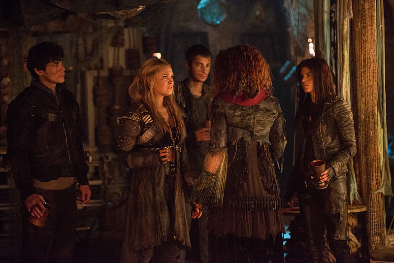 The 100 -- "Red Sky at Morning" -- ImageÃÂ HU314b_0148 -- Pictured (L-R): Bob Morley as Bellamy, Eliza Taylor as Clarke, Devon Bostick as Jasper, and Marie Avgeropoulos as Octavia -- Credit: Diyah Pera/The CW -- ÃÂ© 2016 The CW Network, LLC. All Rights Reserved