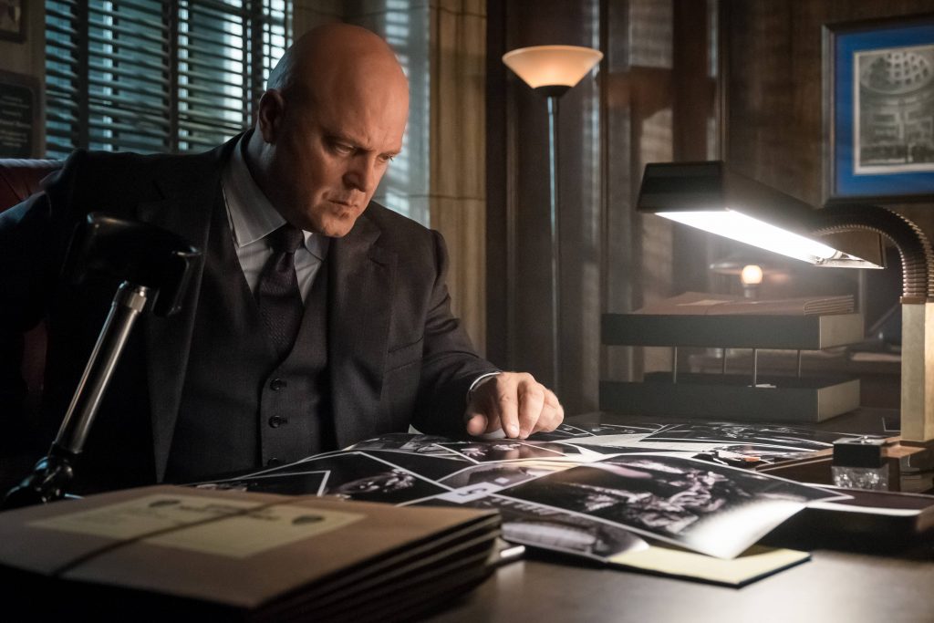 GOTHAM: Michael Chiklis in theÒMad City: Anything For YouÓ episode of GOTHAM airing Monday, Oct. 17 (8:00-9:01 PM ET/PT) on FOX. ©2016 Fox Broadcasting Co. Cr: Jeff Neumann/FOX.