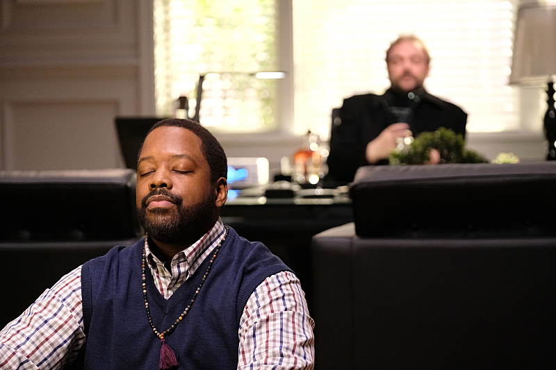 Supernatural -- "Rock Never Dies" -- SN1207b_0187.jpg -- Pictured (L-R): Kadeem Hardison as Russell Lemmons and Mark Sheppard as Crowley -- Photo: Robert Falconer/The CW -- ÃÂ© 2016 The CW Network, LLC. All Rights Reserved